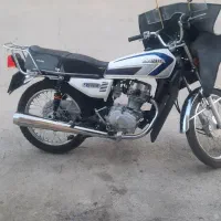 موتور ۱۲۵ کاربرات مدل ۹۵ یک سال بیمه سالم و در حد