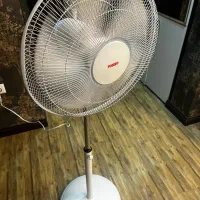 پنکه ایستاده