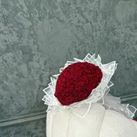 دسته گل ۲۰۰ شاخه رز هلندی