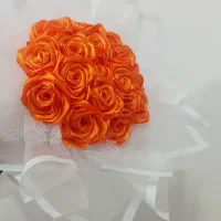 اندسته گل و لباس و آرایشی برای روز مادر و زن