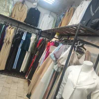 فروشنده خانم لباس مجلسی