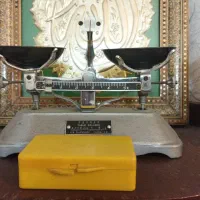 ترازو زرگری قدیمی نو نو|کلکسیون اشیاء عتیقه|شریفآباد, |دیوار