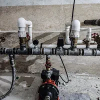 لولهکشی منبع آب افزایش فشار آب با پمپهای خارجی