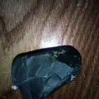 شهاب سنگ  با تیکه های طلایی