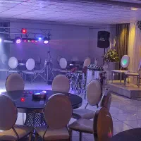 سالن ترنم|خدمات پذیرایی، مراسم|جهرم, |دیوار