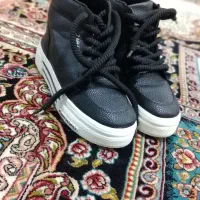 کفش|کیف، کفش، کمربند|چناران, |دیوار