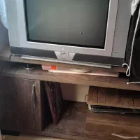 تلوزیون با میز mdf