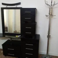 درآور، کمد، آینه، صندلی
