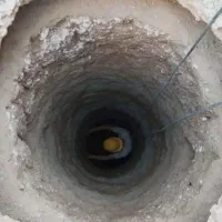 کارگر تخریب ساختمان چاه کن حتی یک متر