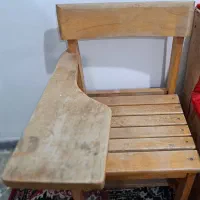 فروش تلویزیون و صندلی چوبی