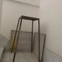 چهار پایه اهنی