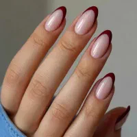 آموزش کاشت ناخن با تخفیف ویژه