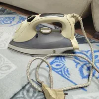 اتو بخار سالم سفید رنگ|اتو و لوازم اتو|نیشابور, مدرس|دیوار