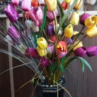گل با گلدان چوبی سالم و نو|گل مصنوعی|همدان, |دیوار