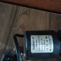 شیشه ی آکواریوم با تمام متعلقات