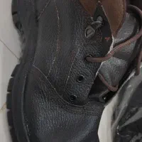 کفش کار|کیف، کفش، کمربند|مهریز, |دیوار