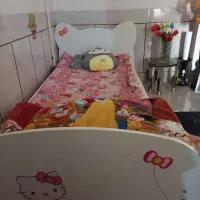 تخت وکمد بچگانه