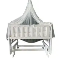 تخت کنار مادر