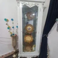 بوفه و اینه و زیر اینه و ساعت  نو و سالم