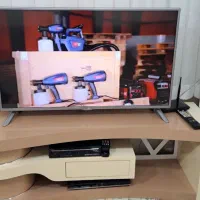 تلویزیون و میزتلویزیون