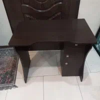 میز مطالعه یا کامپیوتر