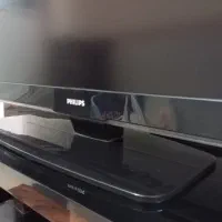 تلویزیون فلیپس 52 اینچ با وسایل کامل