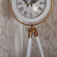 ساعت پایه دار ایستاده