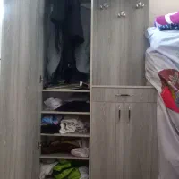 کمد نو هستش زیاد استفاده نشده جنسش عالی هستش