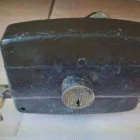 عینک دودی جنس عالی و فریم عینک طبی قفل درب آهنی|زیورآلات و اکسسوری|اراک, |دیوار