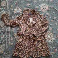 کت با تنخور شیک سایز ۳۸ در حد نو میباشد