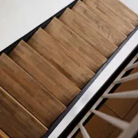 نظافتچی ساختمان و باغبان..