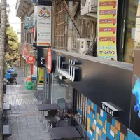 کارگر ساده .پیتزا زن .هات داگ زن