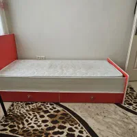 تخت و کمد در حد نو|تخت و سرویس خواب|تهران, نظام‌آباد|دیوار