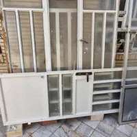 درب و پنجره آهنی
