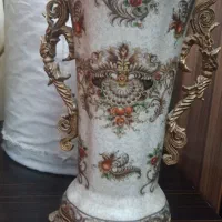 گل مصنوعی  و گلدان