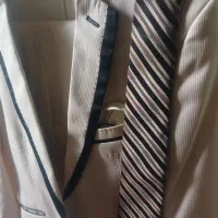 کت شلوار  فقط یک بار پوشیده شده