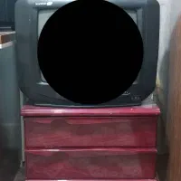 تلویزیون با میز