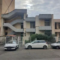 پاسداران/ ویلایی/ ۴۲۰ متر زمین/ ۲۶۰ متر بنا/ رهن