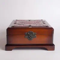 قرآن نفیس چرم کارشده با جعبه خاص(کد۲۴)     فخررازی|کتاب و مجله مذهبی|تهران, بهارستان|دیوار