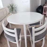 میز صبحانه خوری