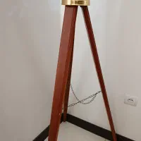 ساعت ایستاده سه پایه