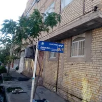 فروش آپارتمان ۱۳۰ متر ۲ خواب طبقه ۳ در شهرک مهرگان