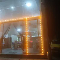 به یک اشپز ماهر و یک کارگر خانم نیازمندیم