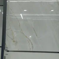 سلام. یک کامیون باری.