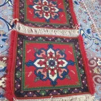 فرش دست باف رو صندلی