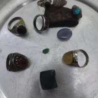 سنگ و انگشتر های کهنه.سنگ زمرد اصلی پیشم کهنه