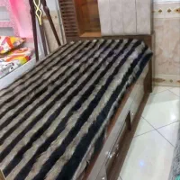 دو عدد تخت تک نفره بسیار تمیز وشیک درحد نو