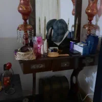 فروش فوری بوفه و میز و آینه چوبی