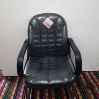 صندلی اداری استفاده نشده