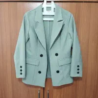 کت  دیپلمات|لباس|صومعه‌سرا, |دیوار